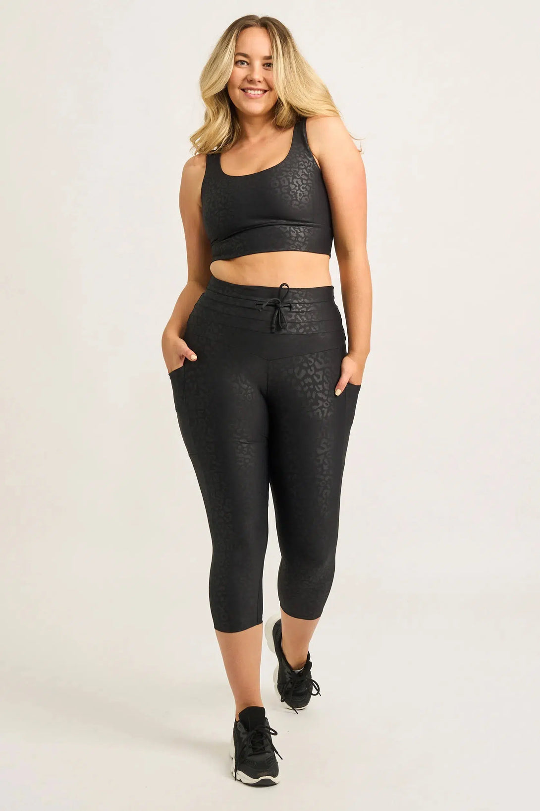 Black Exotic Touch Jag - Panel Pocket Drawstring Capri Leggings-Activewear-Exoticathletica