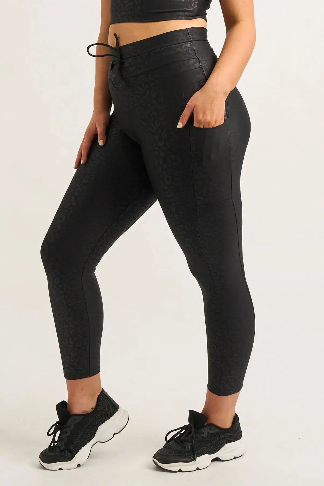 Black Exotic Touch Jag - Panel Pocket Drawstring High Waisted 7/8 Leggings-Activewear-Exoticathletica