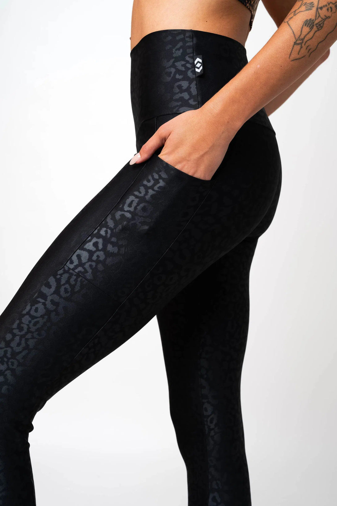 Black Exotic Touch Jag - Panel Pocket High Waisted Leggings-Activewear-Exoticathletica