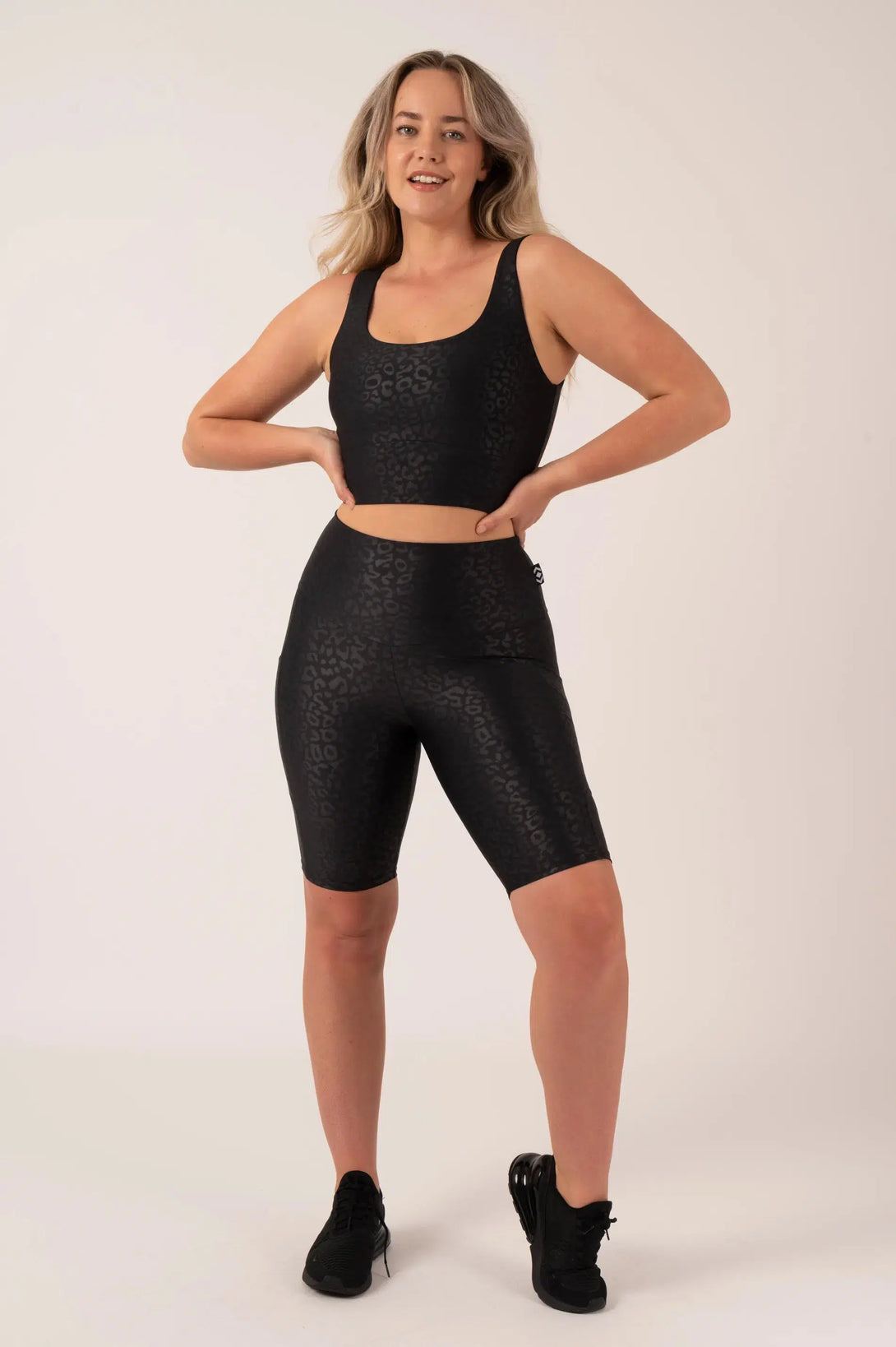 Black Exotic Touch Jag - Scoop Neck Comfort Crop Top-Activewear-Exoticathletica