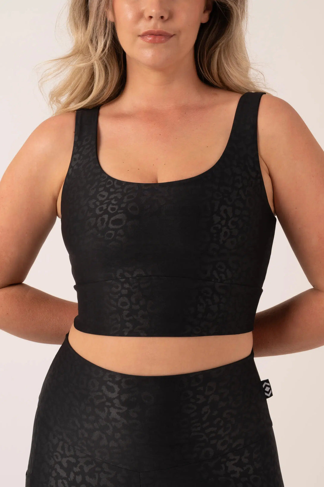 Black Exotic Touch Jag - Scoop Neck Comfort Crop Top-Activewear-Exoticathletica