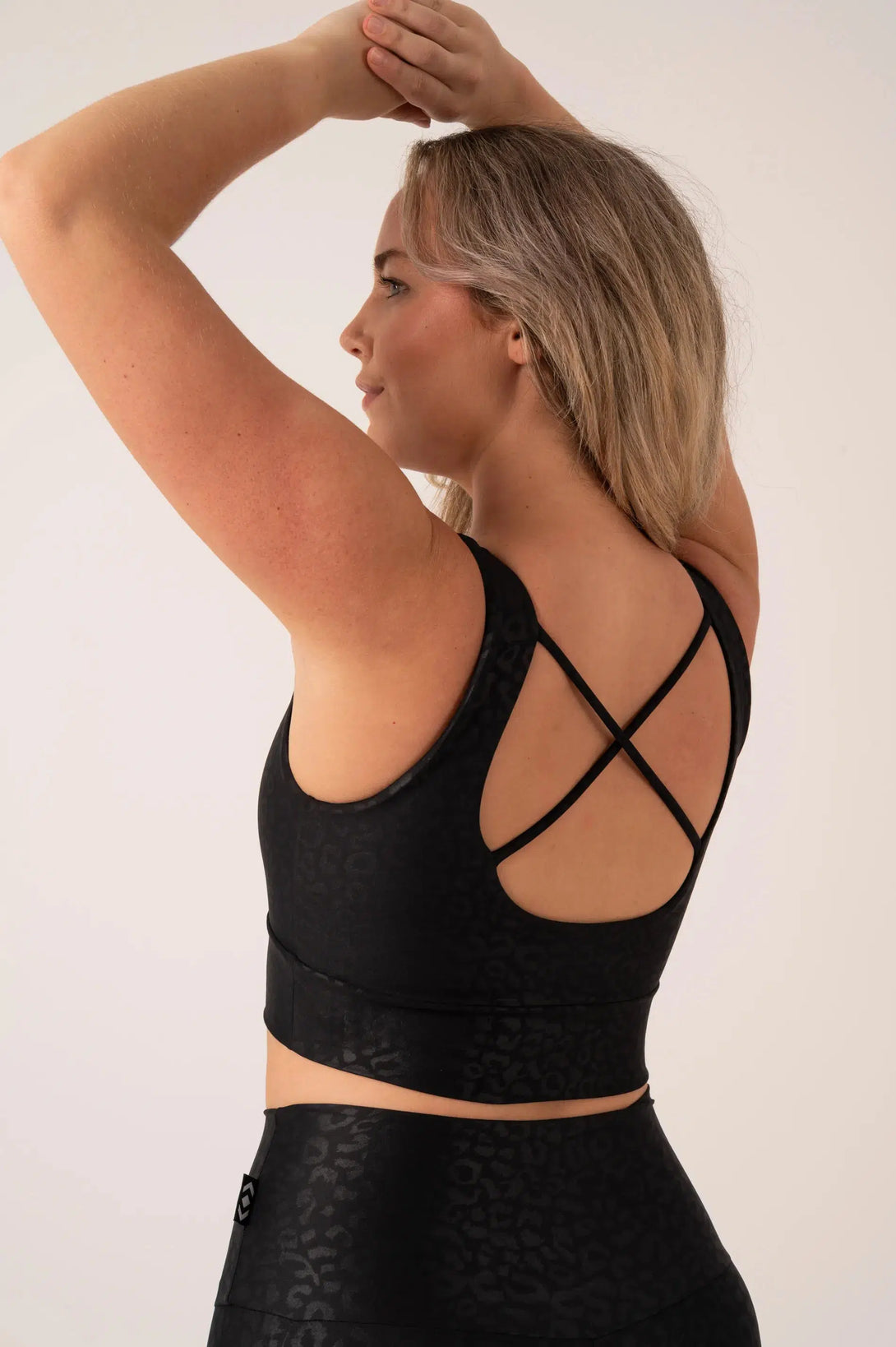 Black Exotic Touch Jag - Scoop Neck Comfort Crop Top-Activewear-Exoticathletica