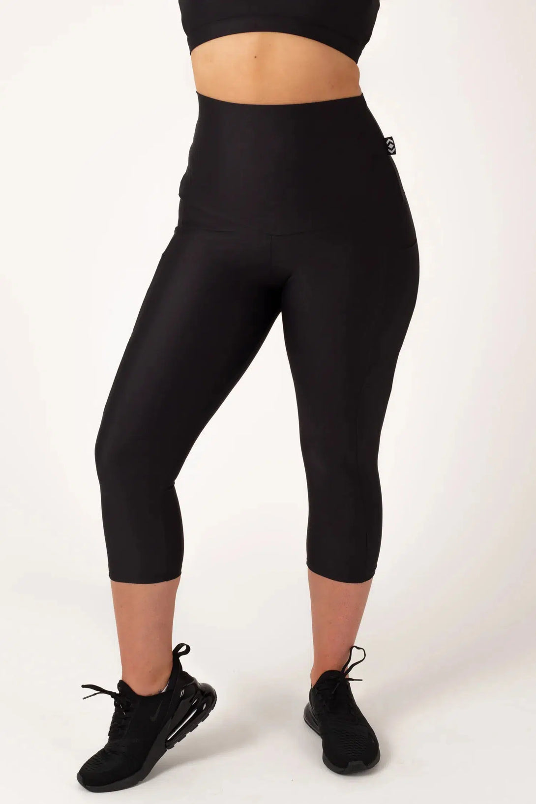 Black Performance - Panel Pocket Extra High Waisted Capri Leggings-9358328268079-Activewear-Exoticathletica