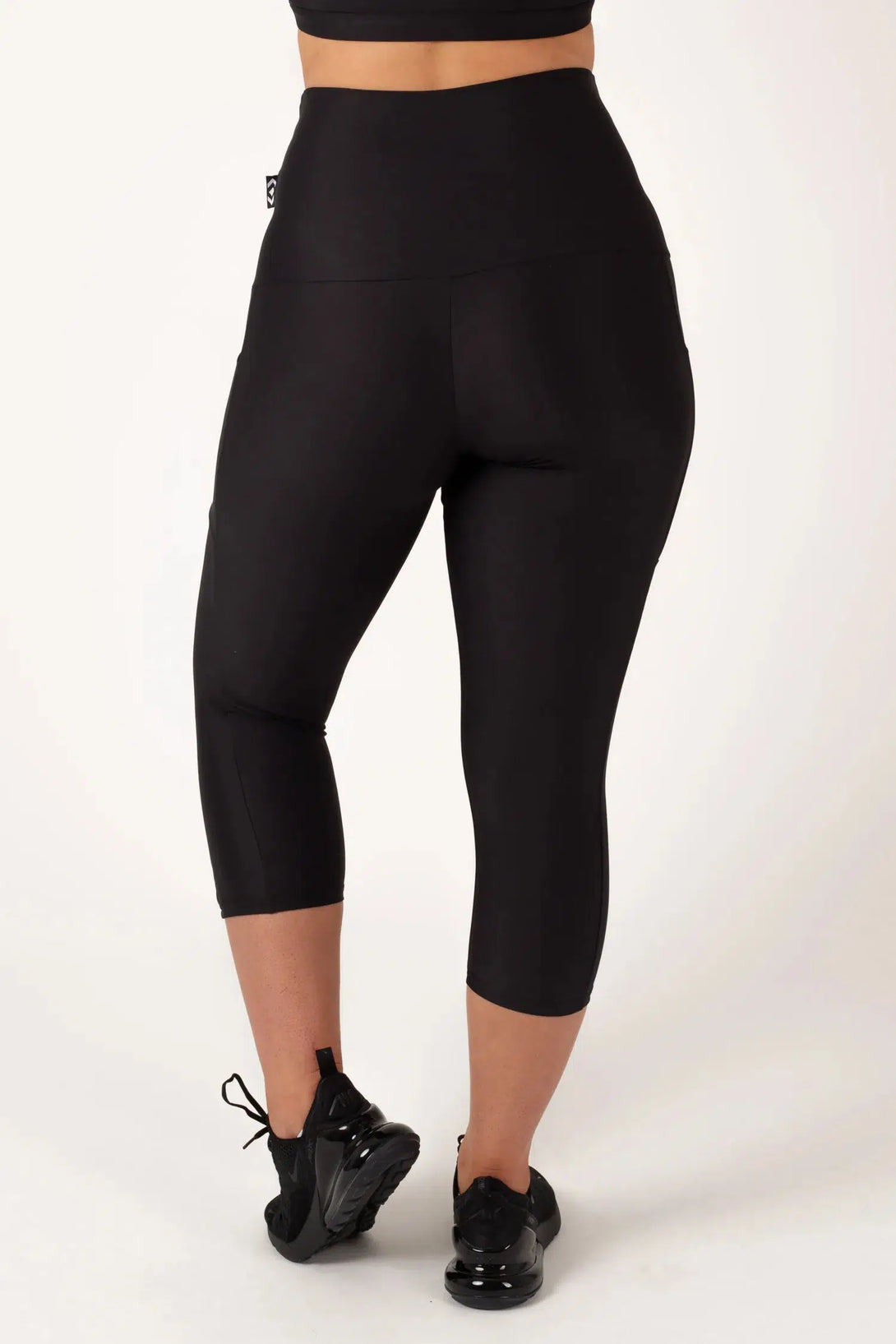 Black Performance - Panel Pocket Extra High Waisted Capri Leggings-Activewear-Exoticathletica