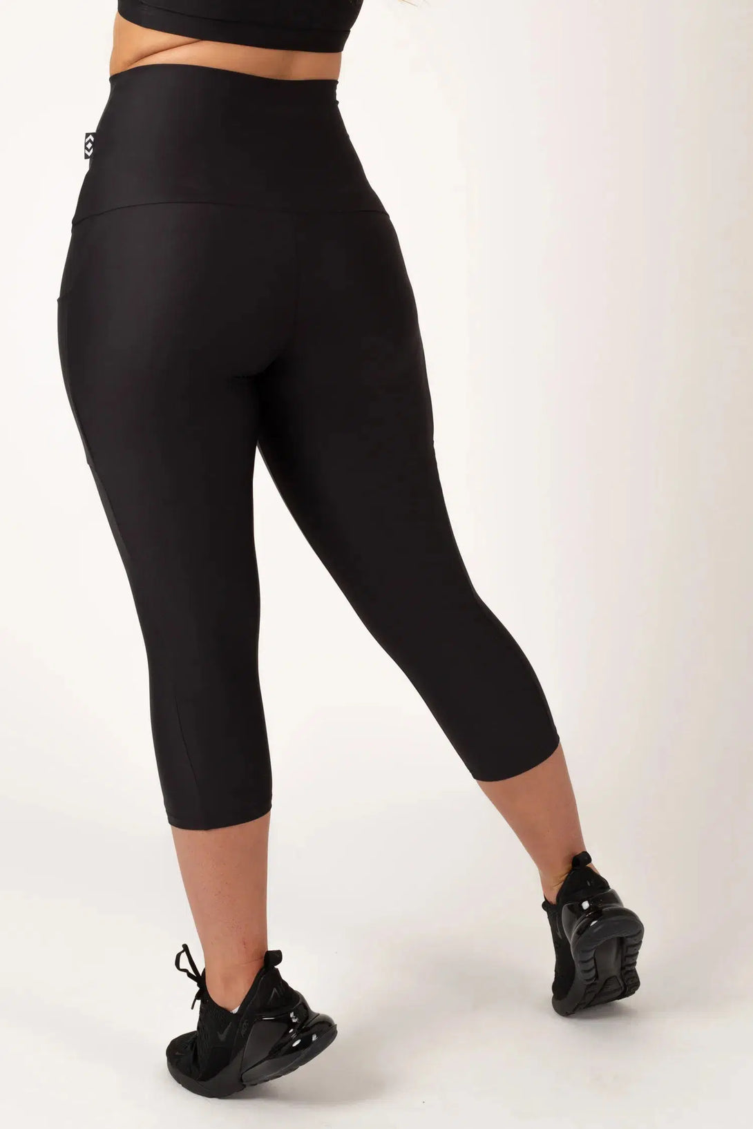 Black Performance - Panel Pocket Extra High Waisted Capri Leggings-Activewear-Exoticathletica