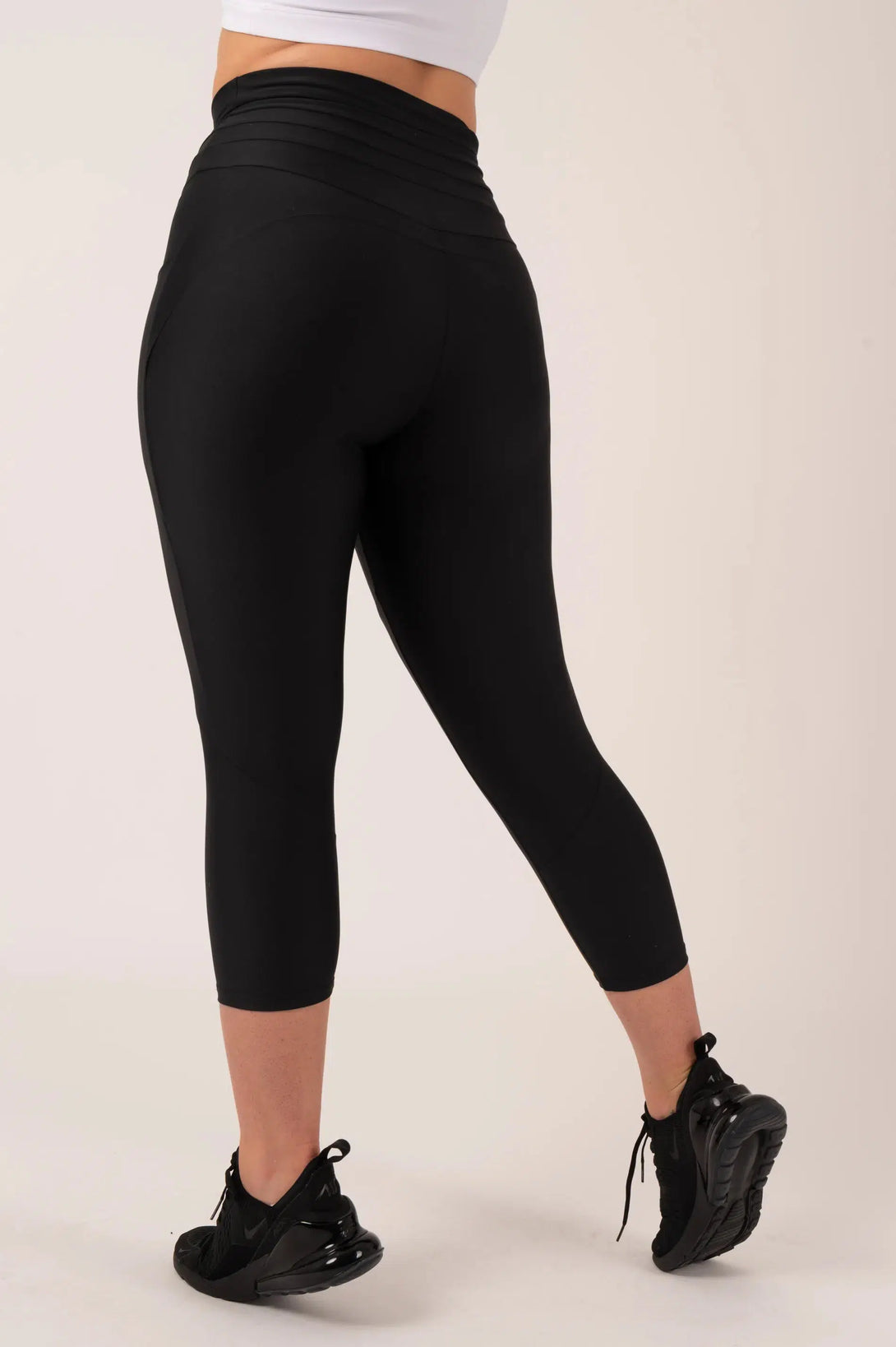 Black Performance - Pocket Booty Shaper Drawstring Capri Leggings-Activewear-Exoticathletica