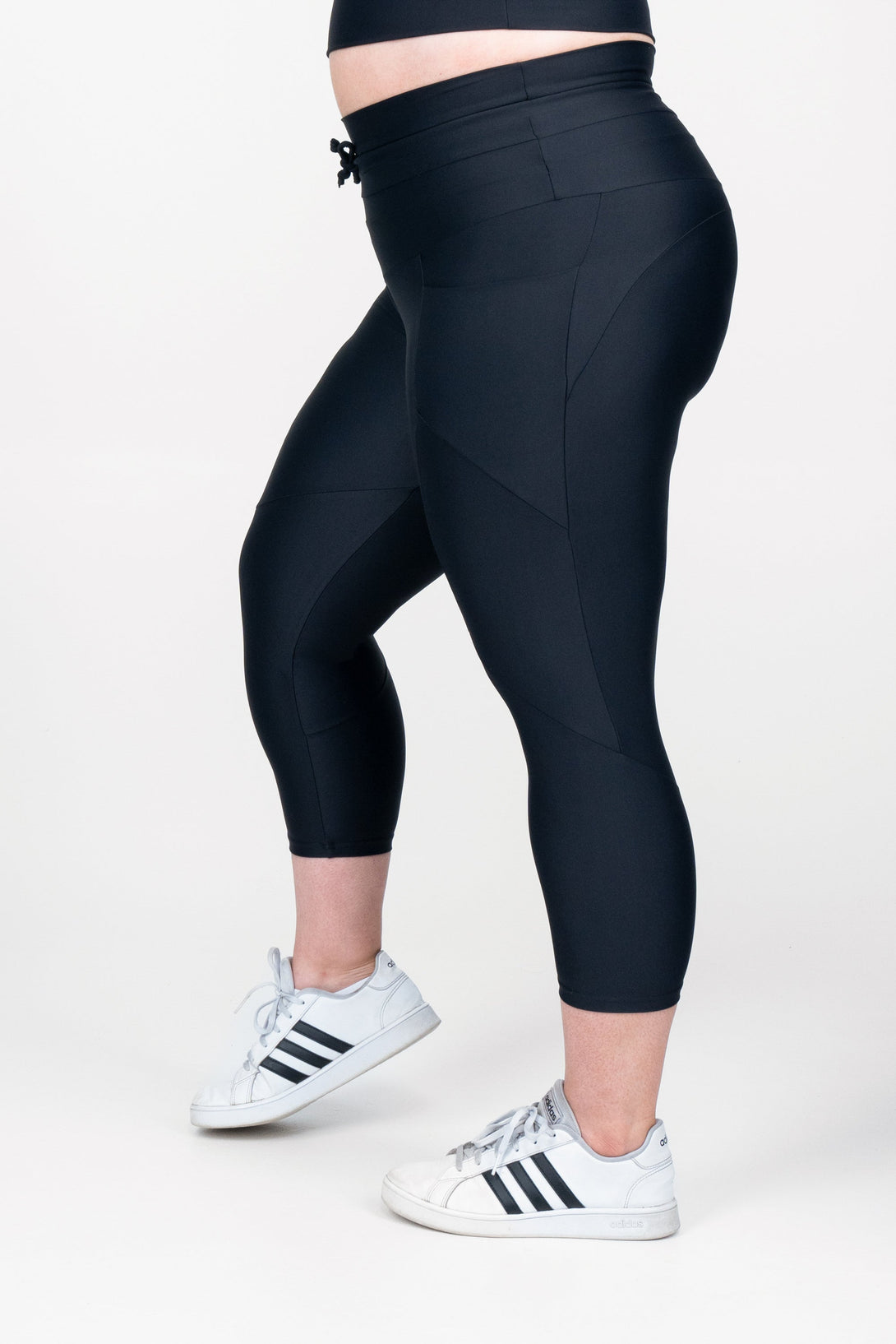 Black Performance - Pocket Booty Shaper Drawstring Capri Leggings-Activewear-Exoticathletica