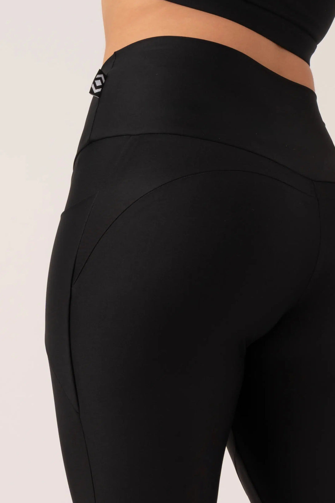 Black Performance - Pocket Booty Shaper High Waisted Capri Leggings-Activewear-Exoticathletica