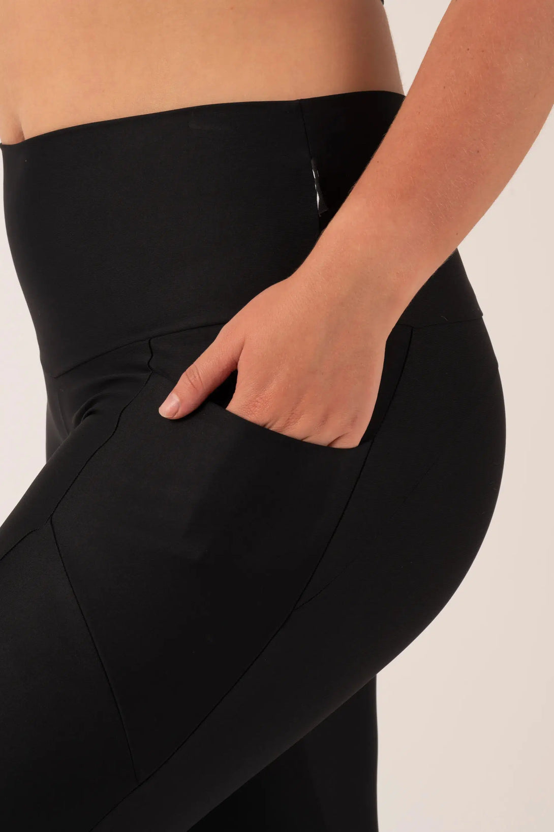 Black Performance - Pocket Booty Shaper High Waisted Capri Leggings-Activewear-Exoticathletica