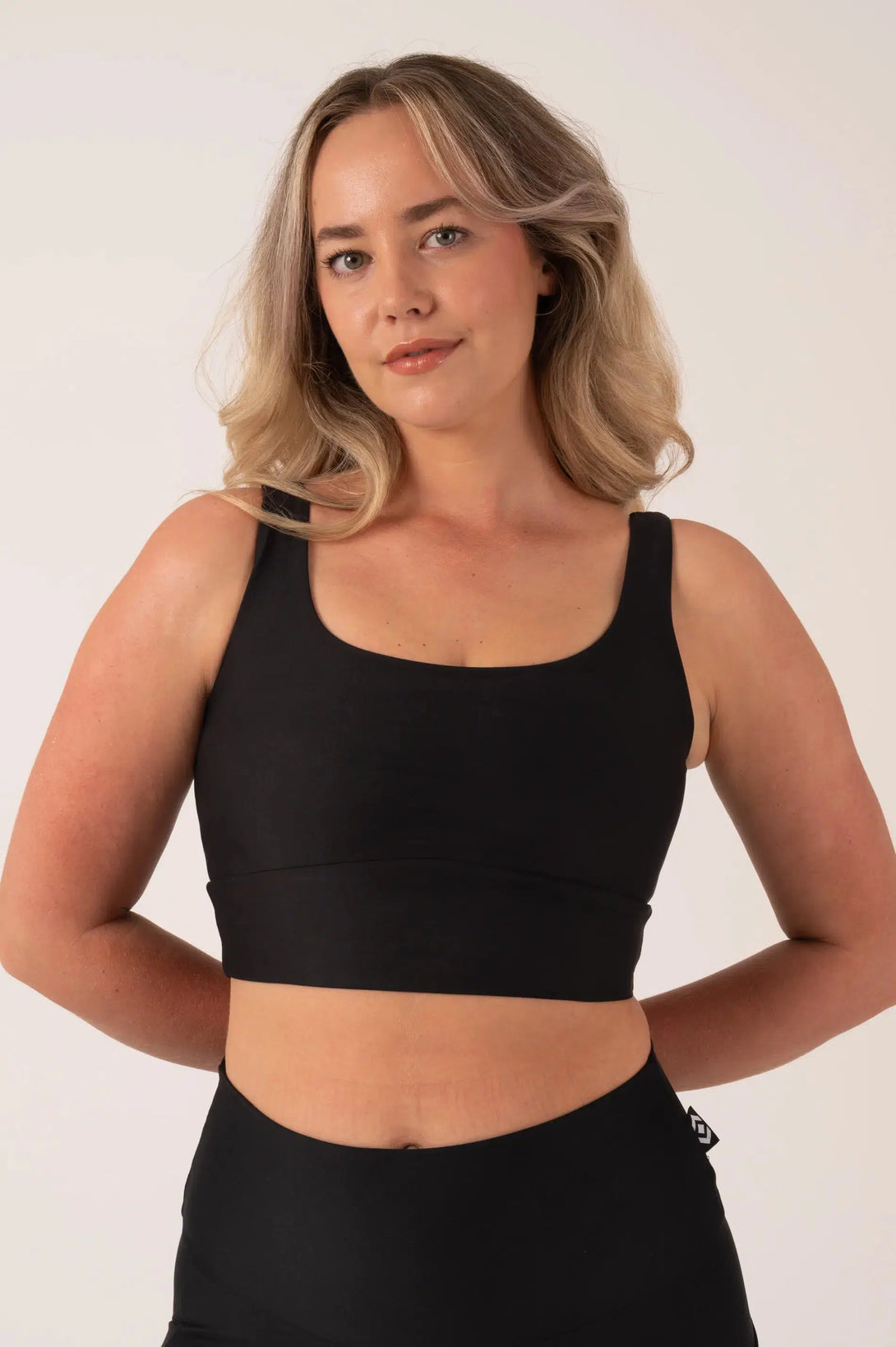 Black Performance - Scoop Neck Comfort Crop Top-Activewear-Exoticathletica