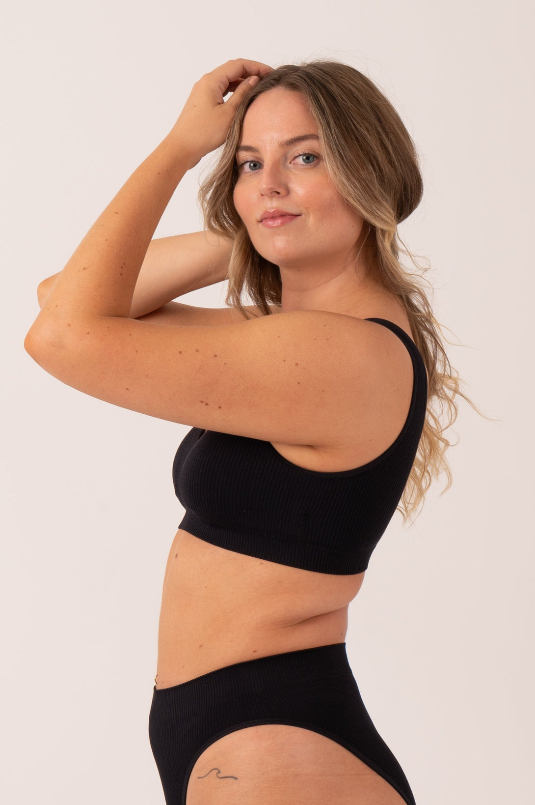 Black Rib Seam Free - Plunge Bralette-Activewear-Exoticathletica