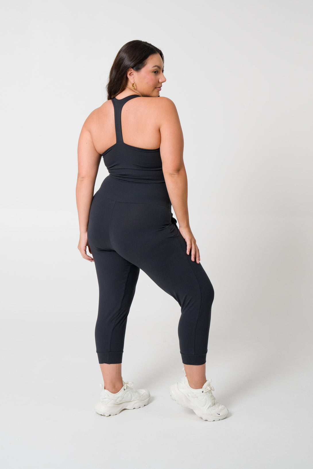 Black Soft to Touch - Jogger Capris w/ Pockets-Activewear-Exoticathletica