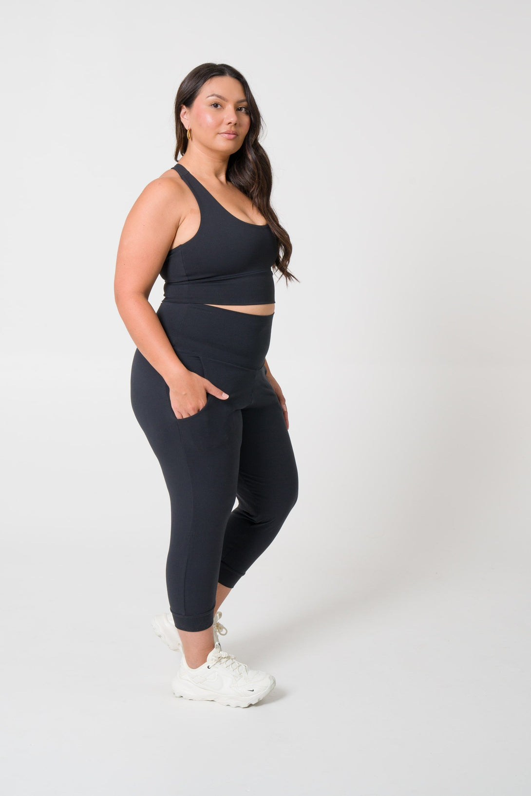 Black Soft to Touch - Jogger Capris w/ Pockets-Activewear-Exoticathletica