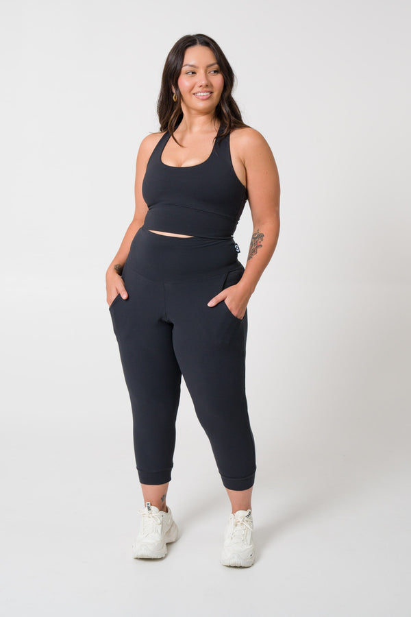 Black Soft to Touch - Jogger Capris w/ Pockets-Activewear-Exoticathletica