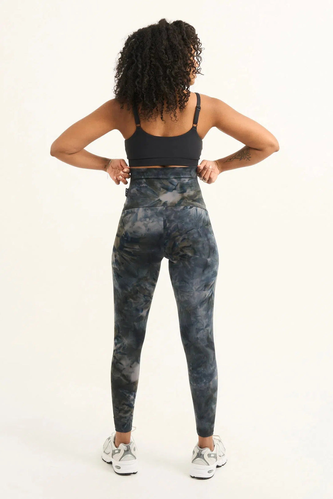 Body Contouring Extra High Waisted 7/8 Leggings - Dark And Moody-Activewear-Exoticathletica