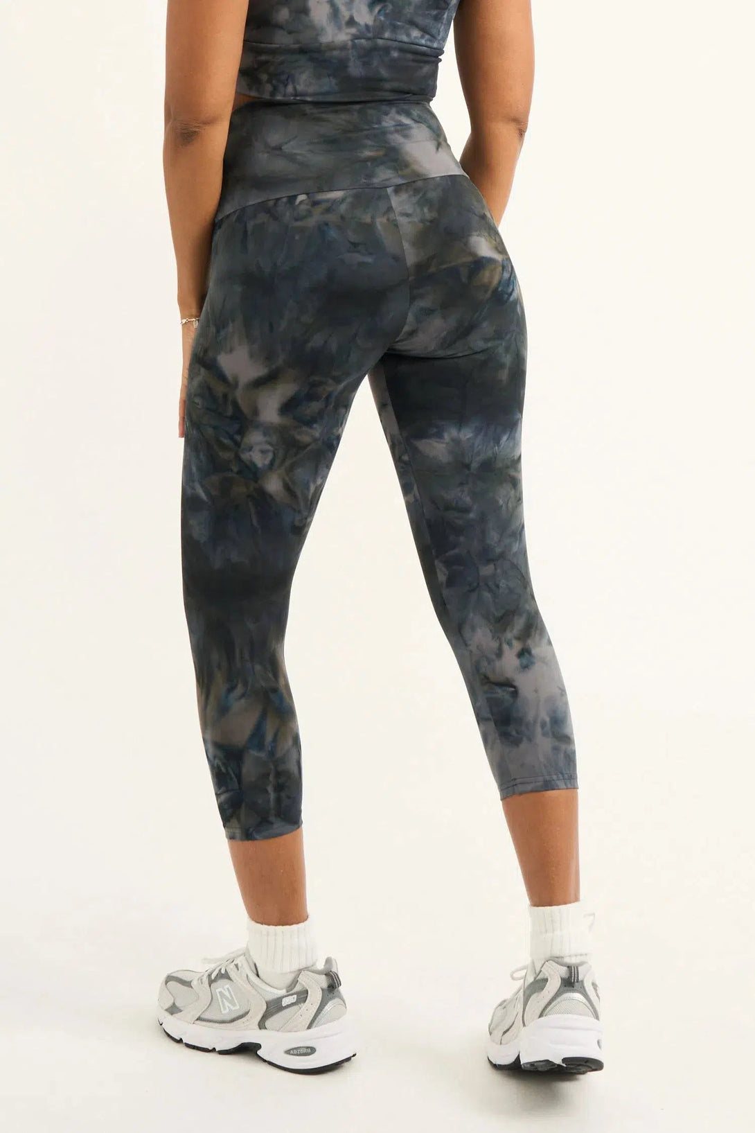 Body Contouring High Waisted Capri Leggings - Dark And Moody-Activewear-Exoticathletica