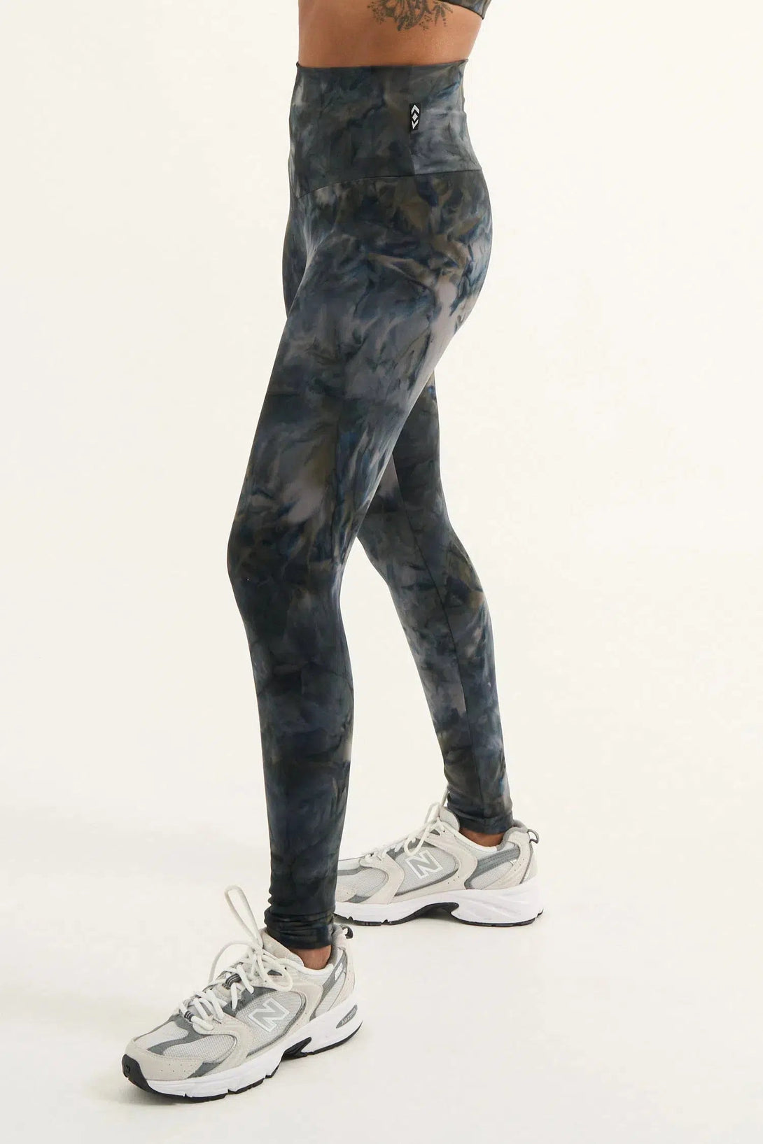 Body Contouring High Waisted Leggings - Dark And Moody-Activewear-Exoticathletica