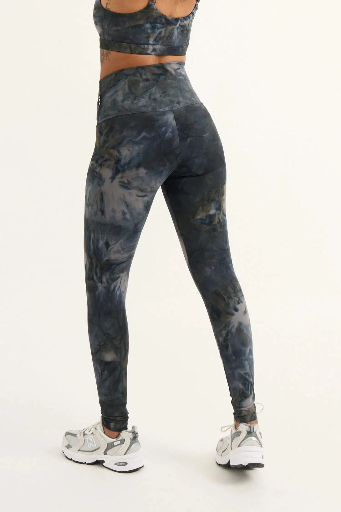 Body Contouring High Waisted Leggings - Dark And Moody-Activewear-Exoticathletica