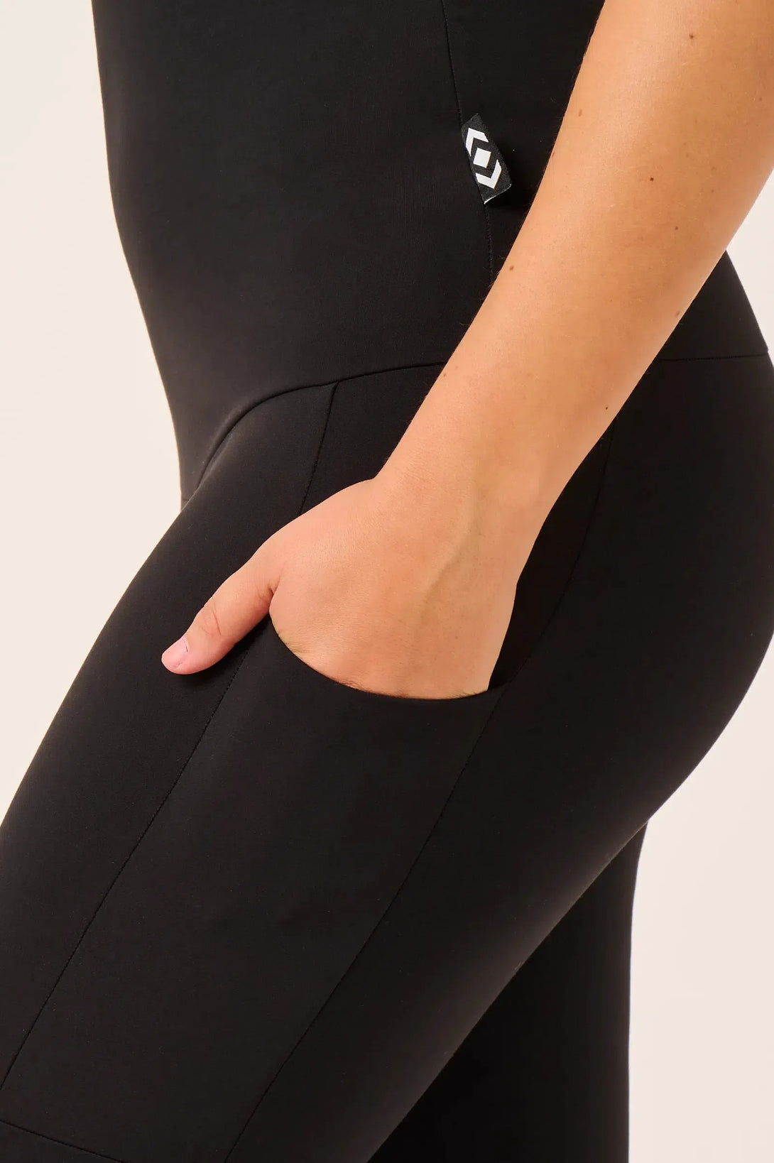 Body Contouring Panel Pocket Extra High Waisted 7/8 Leggings - Black-Activewear-Exoticathletica