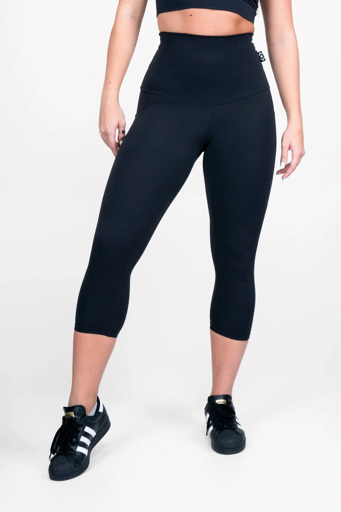 Body Contouring Panel Pocket Extra High Waisted Capri Leggings - Black-Activewear-Exoticathletica