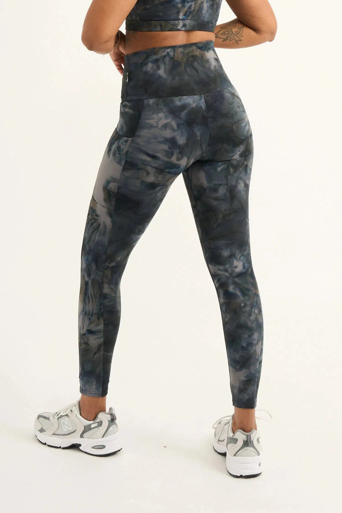 Body Contouring Panel Pocket High Waisted 7/8 Leggings - Dark And Moody-Activewear-Exoticathletica