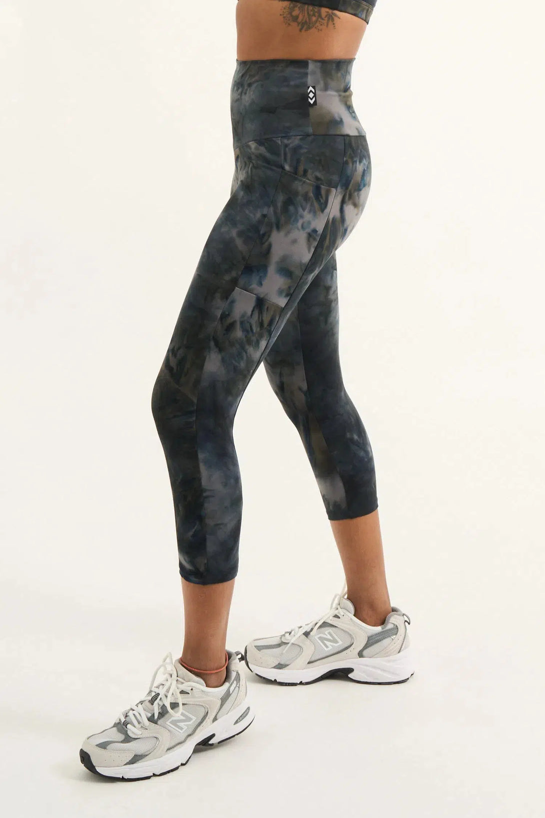 Dark and Moody Tie Dye Body Contouring Panel Pocket High Waisted Capri Leggings