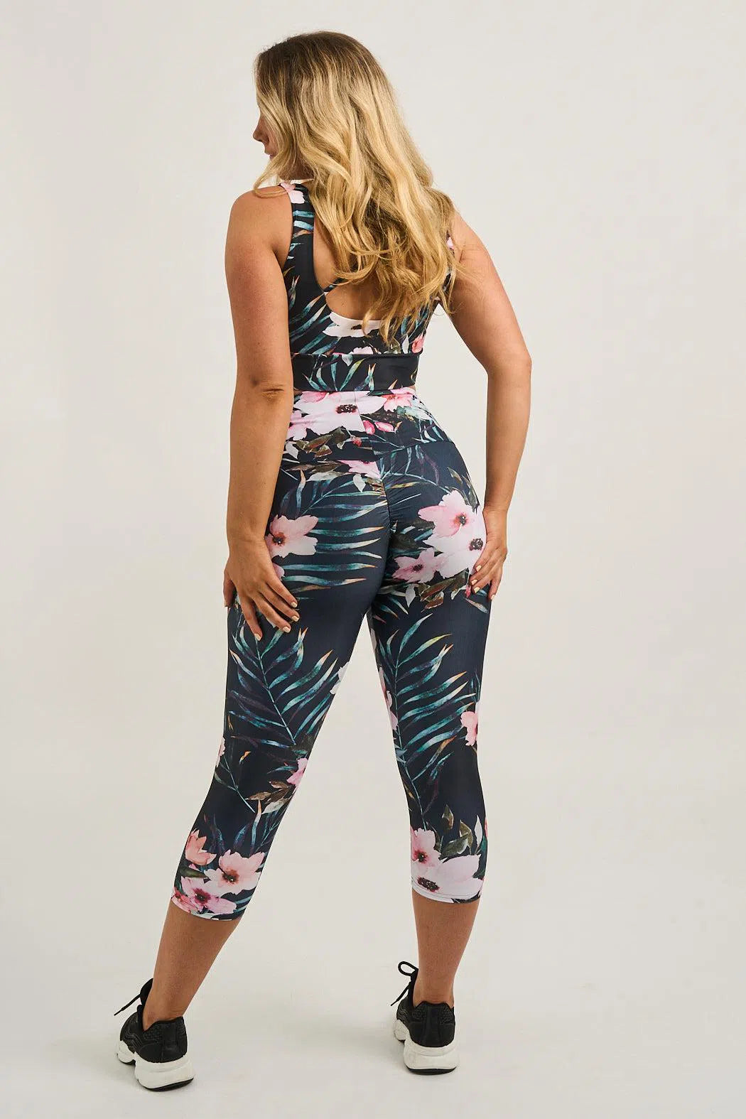 Exotic At Heart Performance - Booty Scrunch High Waisted Capri Leggings-Activewear-Exoticathletica