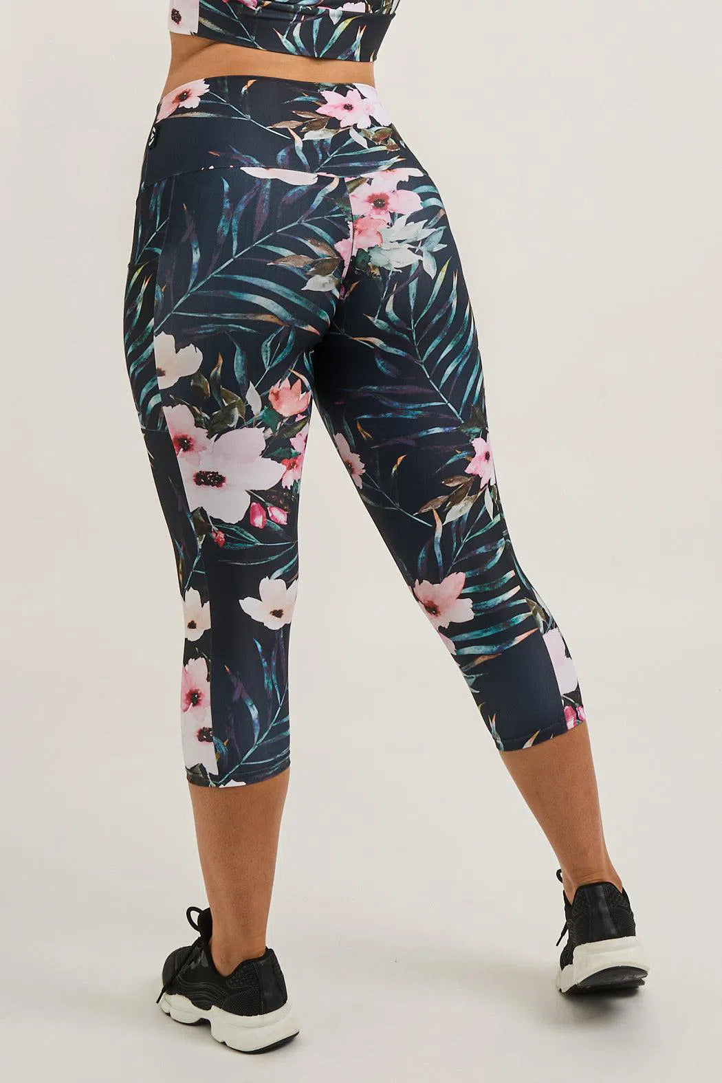 Exotic At Heart Performance - Panel Pocket High Waisted Capri Leggings-Activewear-Exoticathletica