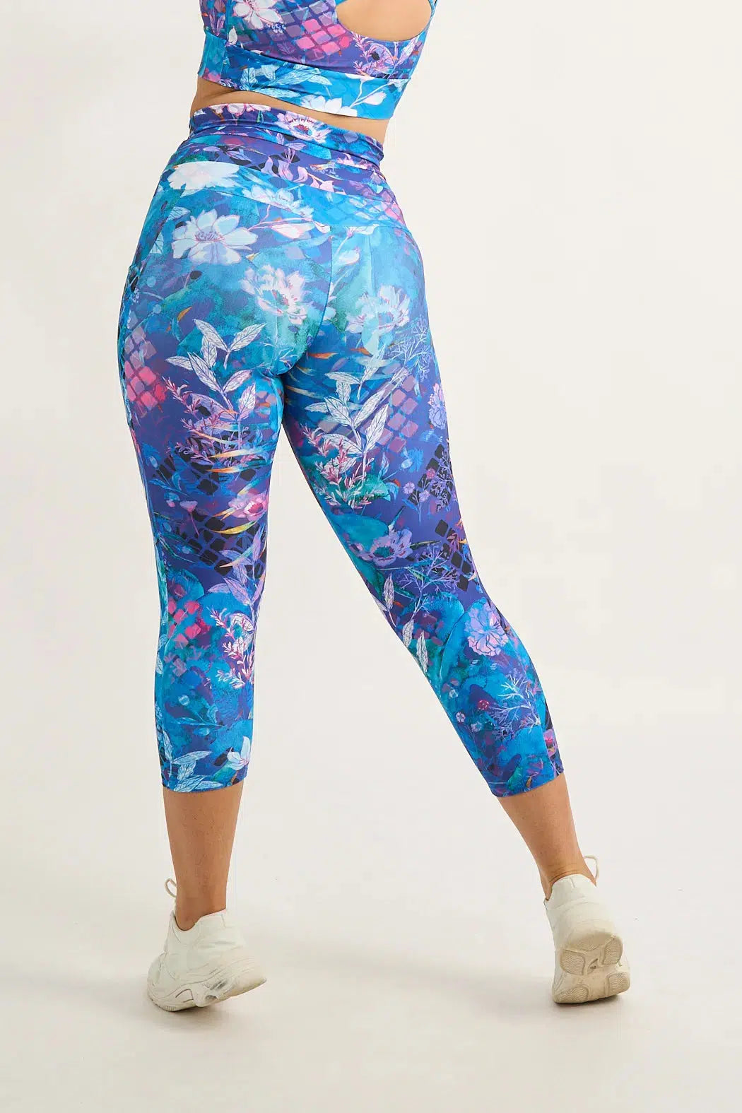 Mermaid Mafia Performance - Panel Pocket Drawstring Capri Leggings-Activewear-Exoticathletica