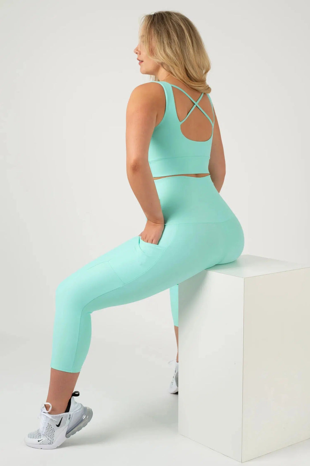 Mint Performance - Scoop Neck Comfort Crop Top-Activewear-Exoticathletica