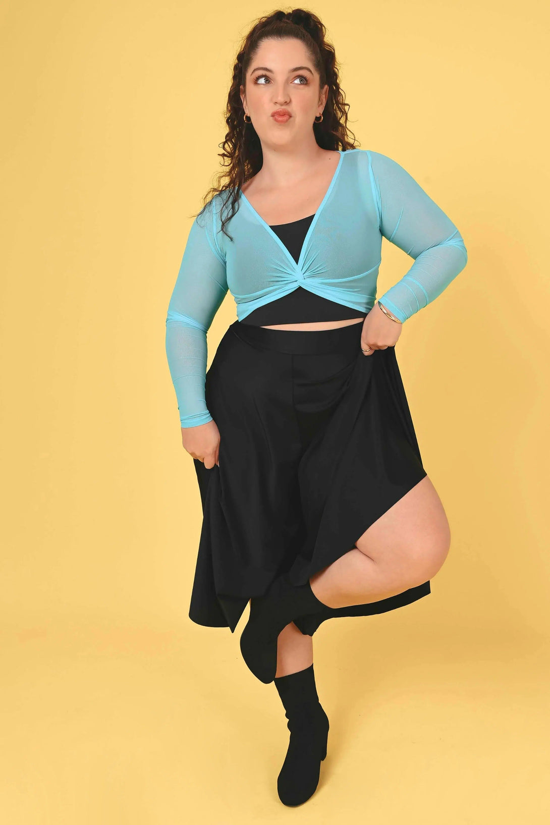 Net Twist Knot Fitted V Neck Cropped Long Sleeve Tee - Aqua Blue-Activewear-Exoticathletica