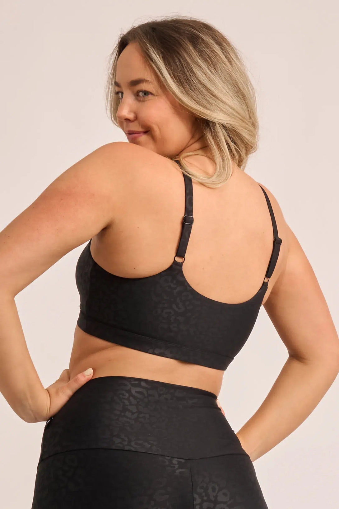 Performance Bralette Crop - Black Exotic Touch Jag-Activewear-Exoticathletica