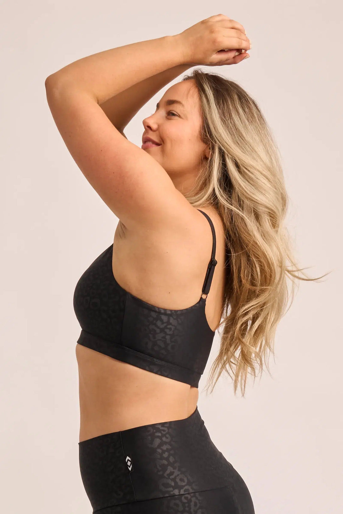 Performance Bralette Crop - Black Exotic Touch Jag-Activewear-Exoticathletica