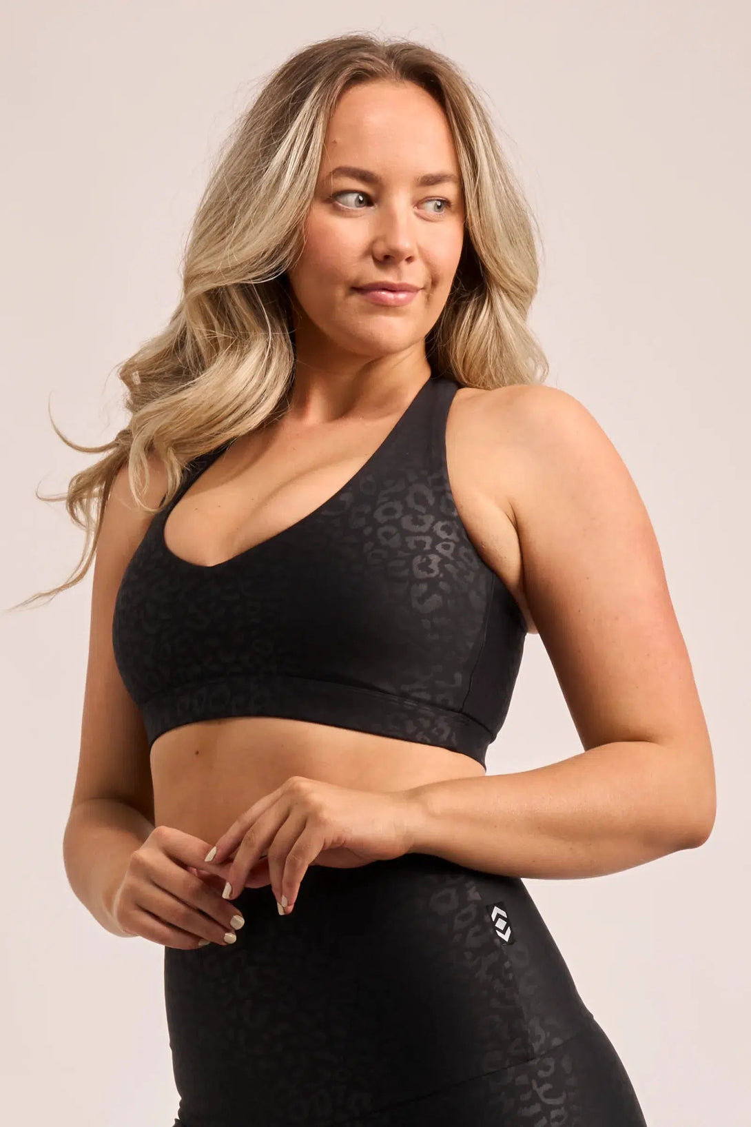 Performance Deep V Crop - Black Exotic Touch Jag-Activewear-Exoticathletica