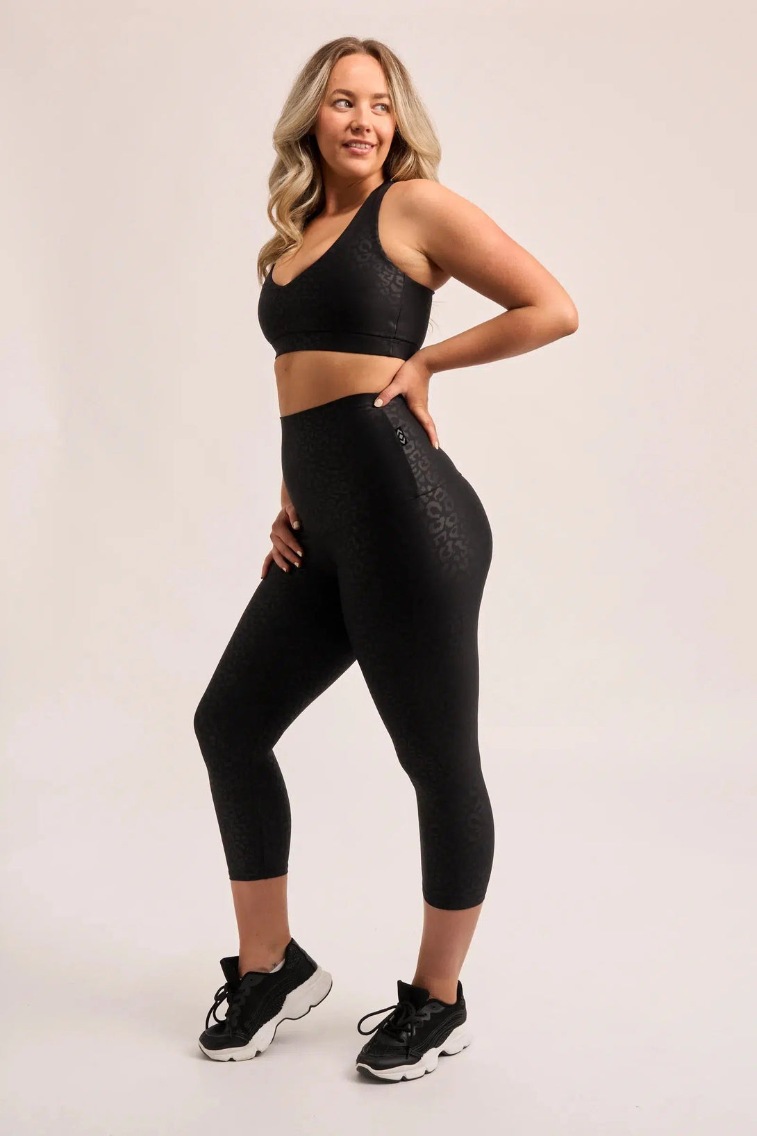 Performance Extra High Waisted Capri Leggings - Black Exotic Touch Jag-Activewear-Exoticathletica