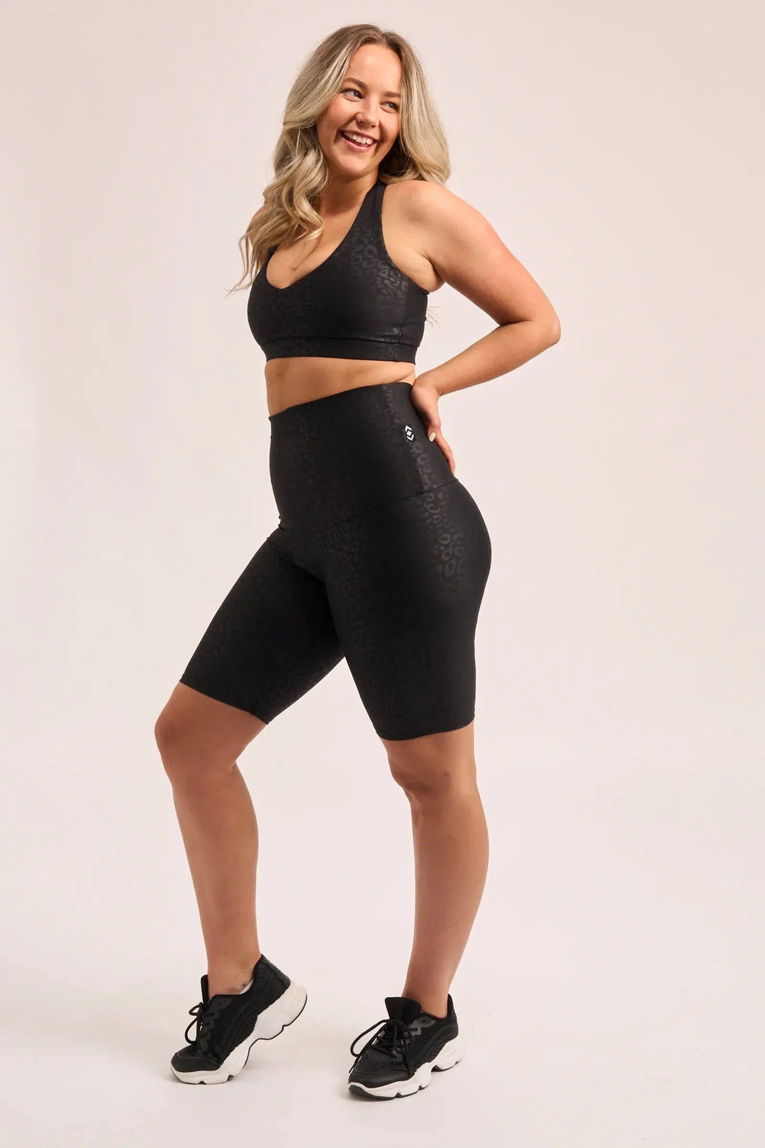 Performance Extra High Waisted Long Shorts - Black Exotic Touch Jag-Activewear-Exoticathletica