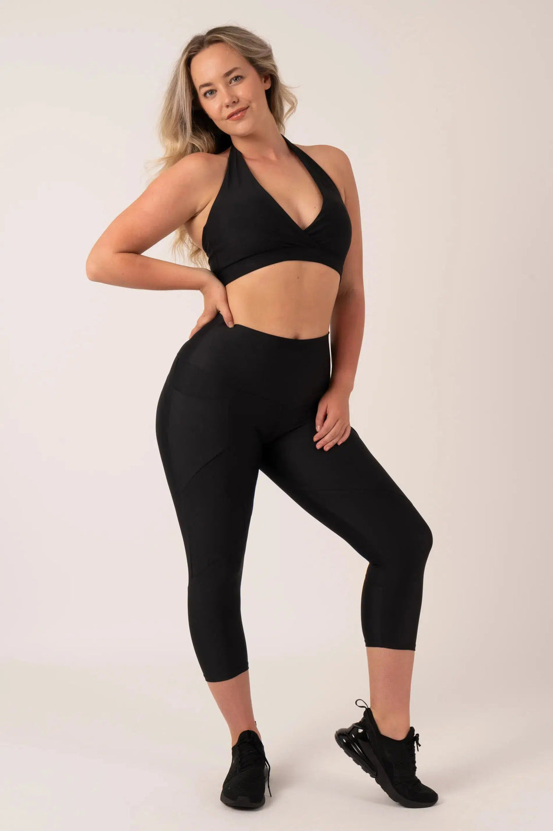 Performance Halter Crop - Black-Activewear-Exoticathletica