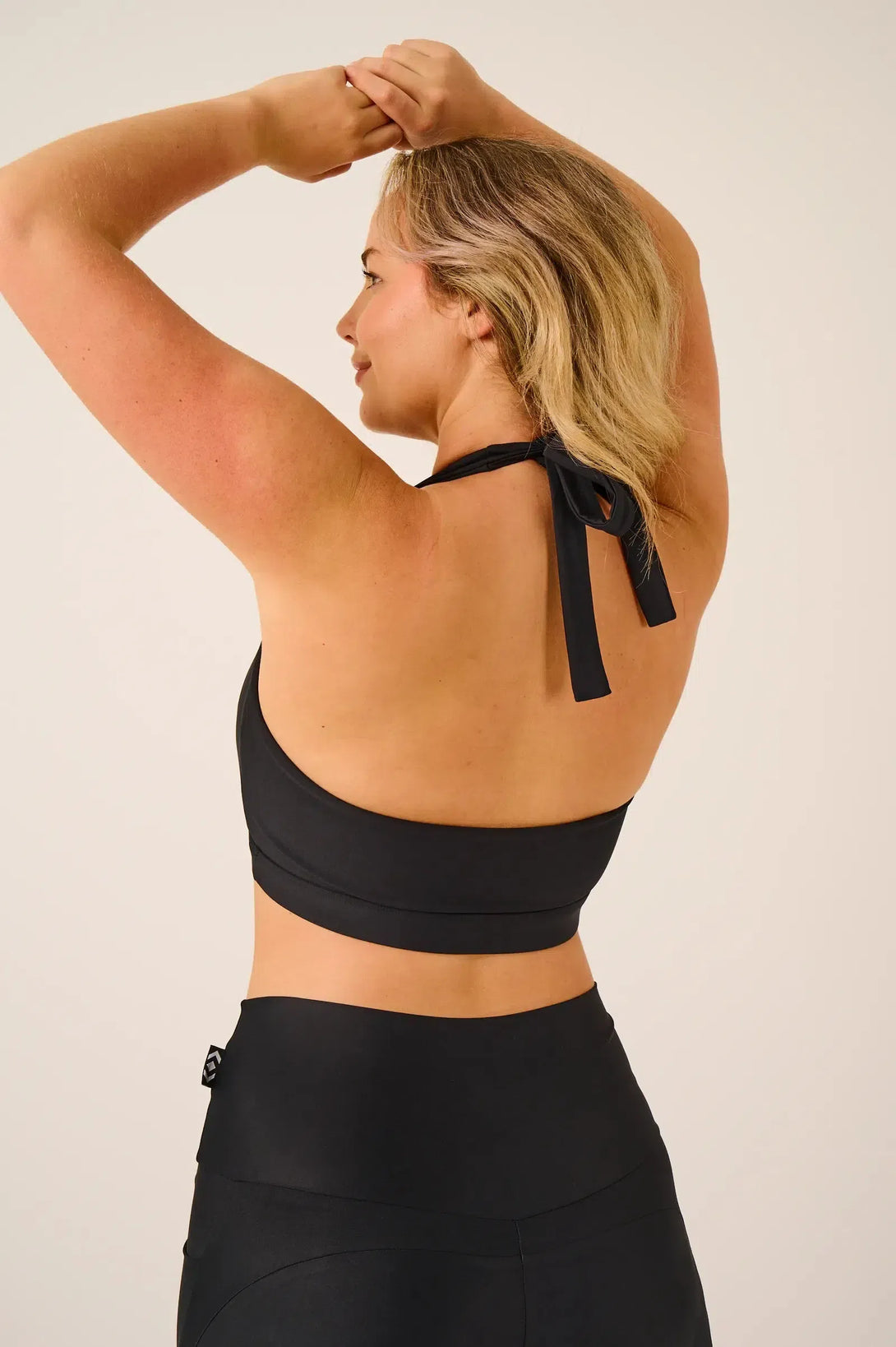 Performance Halter Crop - Black-Activewear-Exoticathletica