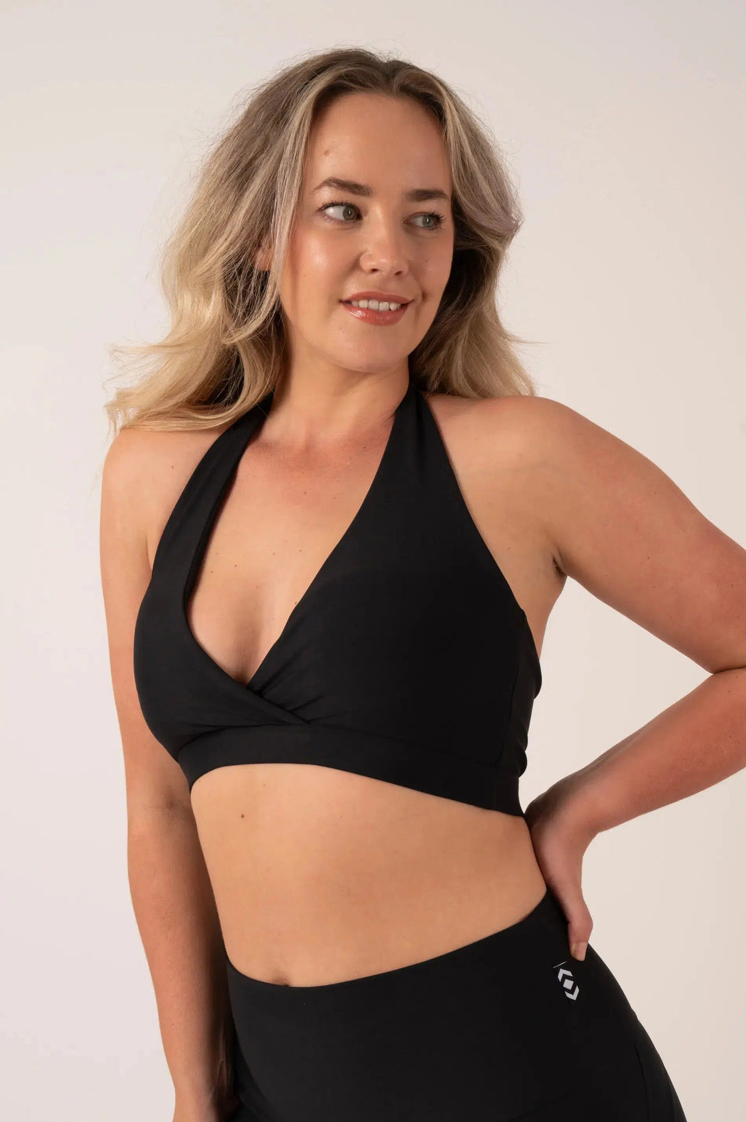 Performance Halter Crop - Black-Activewear-Exoticathletica