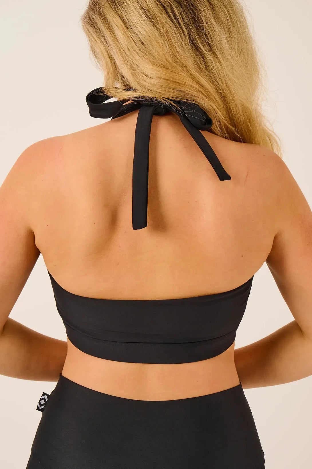 Performance Halter Crop - Black-Activewear-Exoticathletica