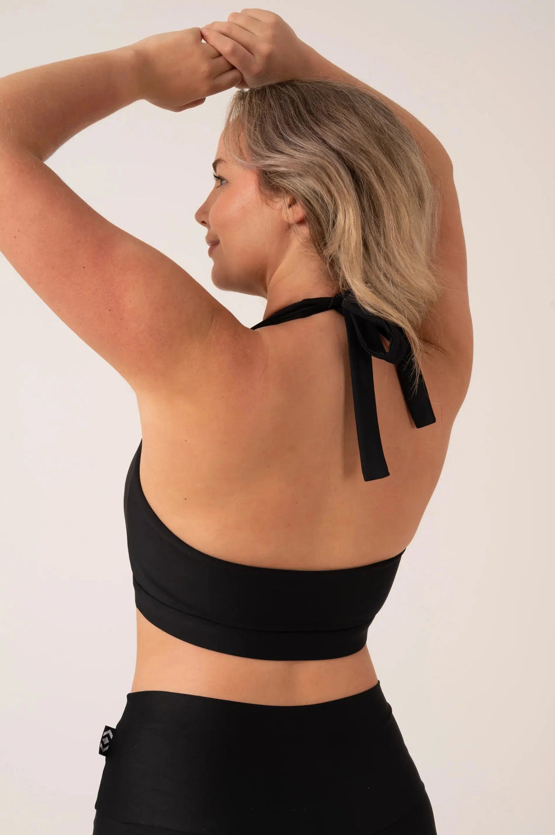 Performance Halter Crop - Black-Activewear-Exoticathletica