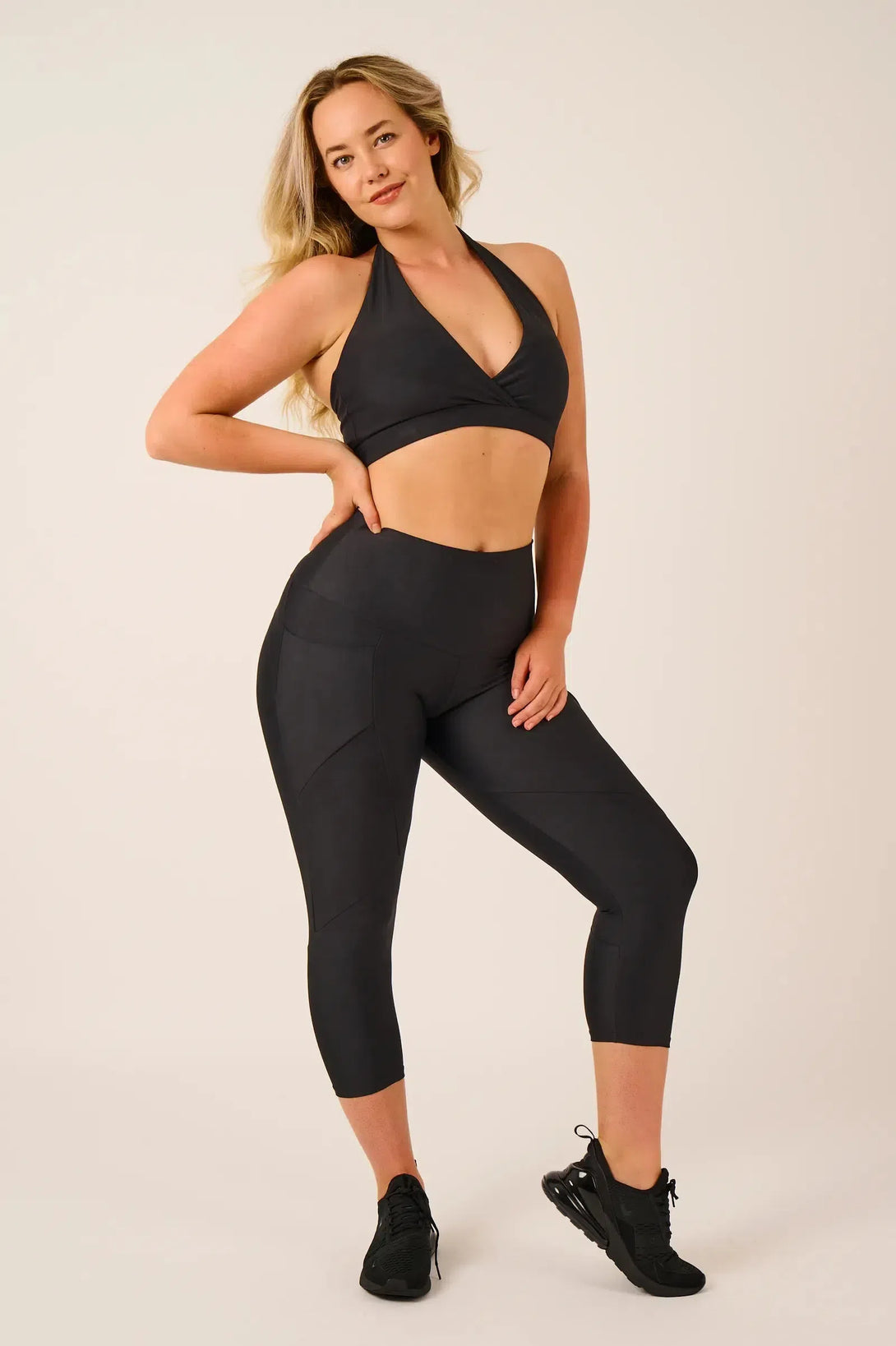 Performance Halter Crop - Black-Activewear-Exoticathletica