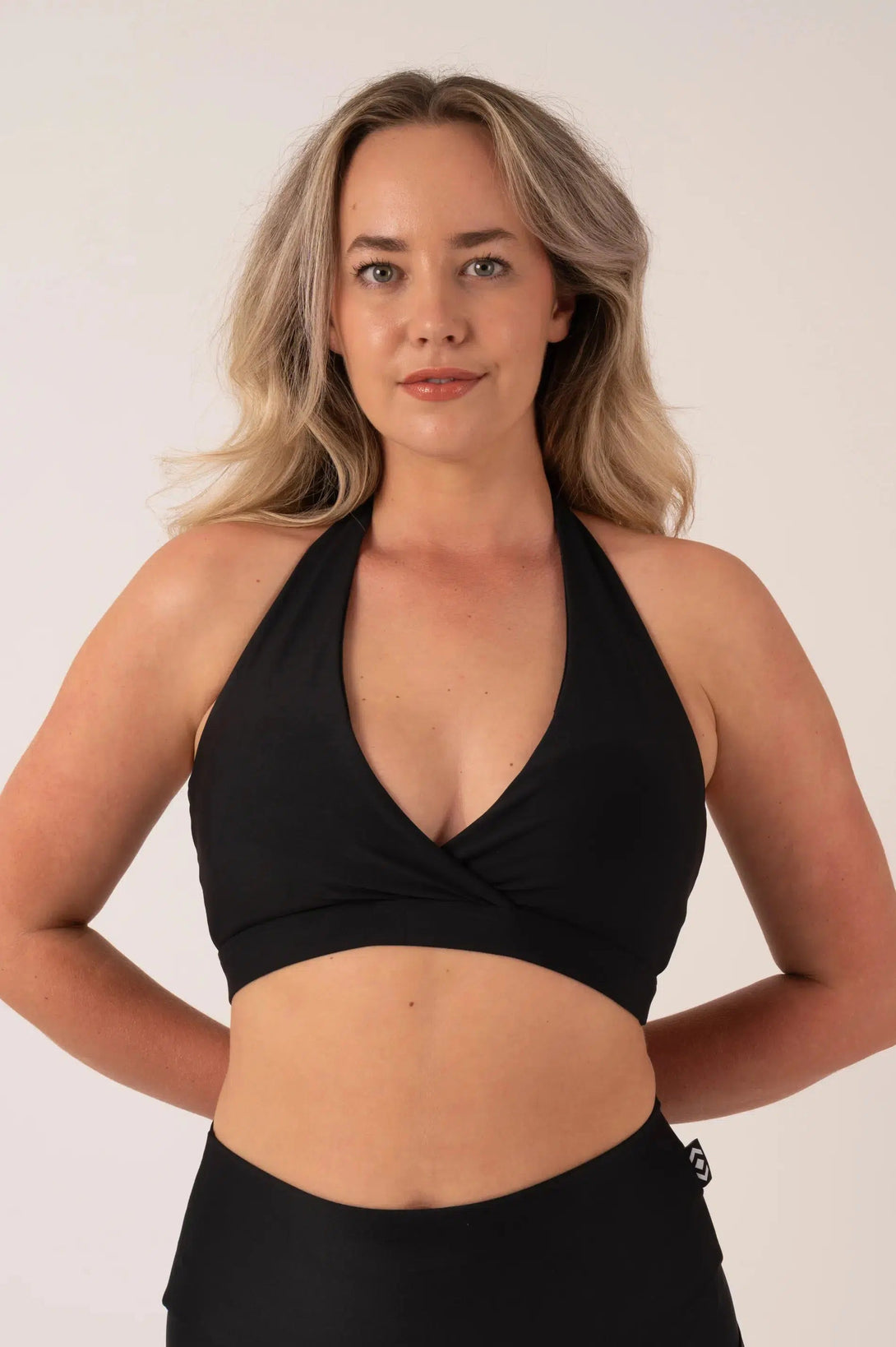 Performance Halter Crop - Black-Activewear-Exoticathletica