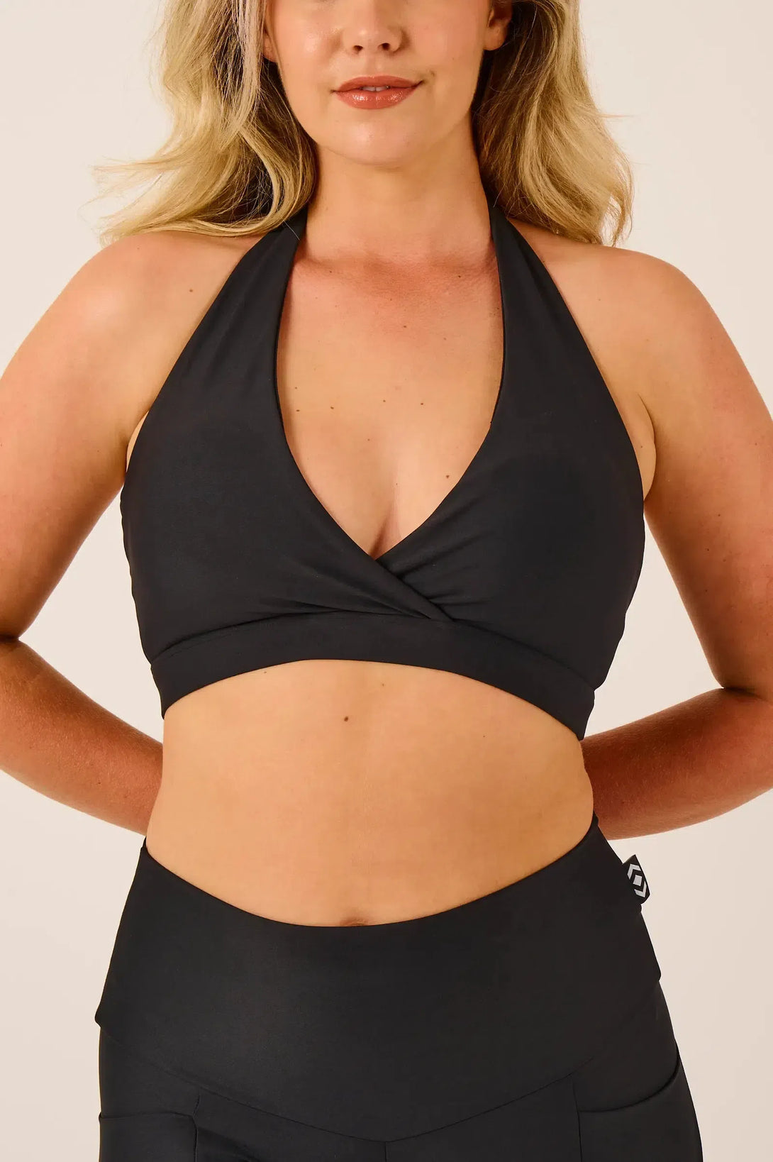 Performance Halter Crop - Black-Activewear-Exoticathletica