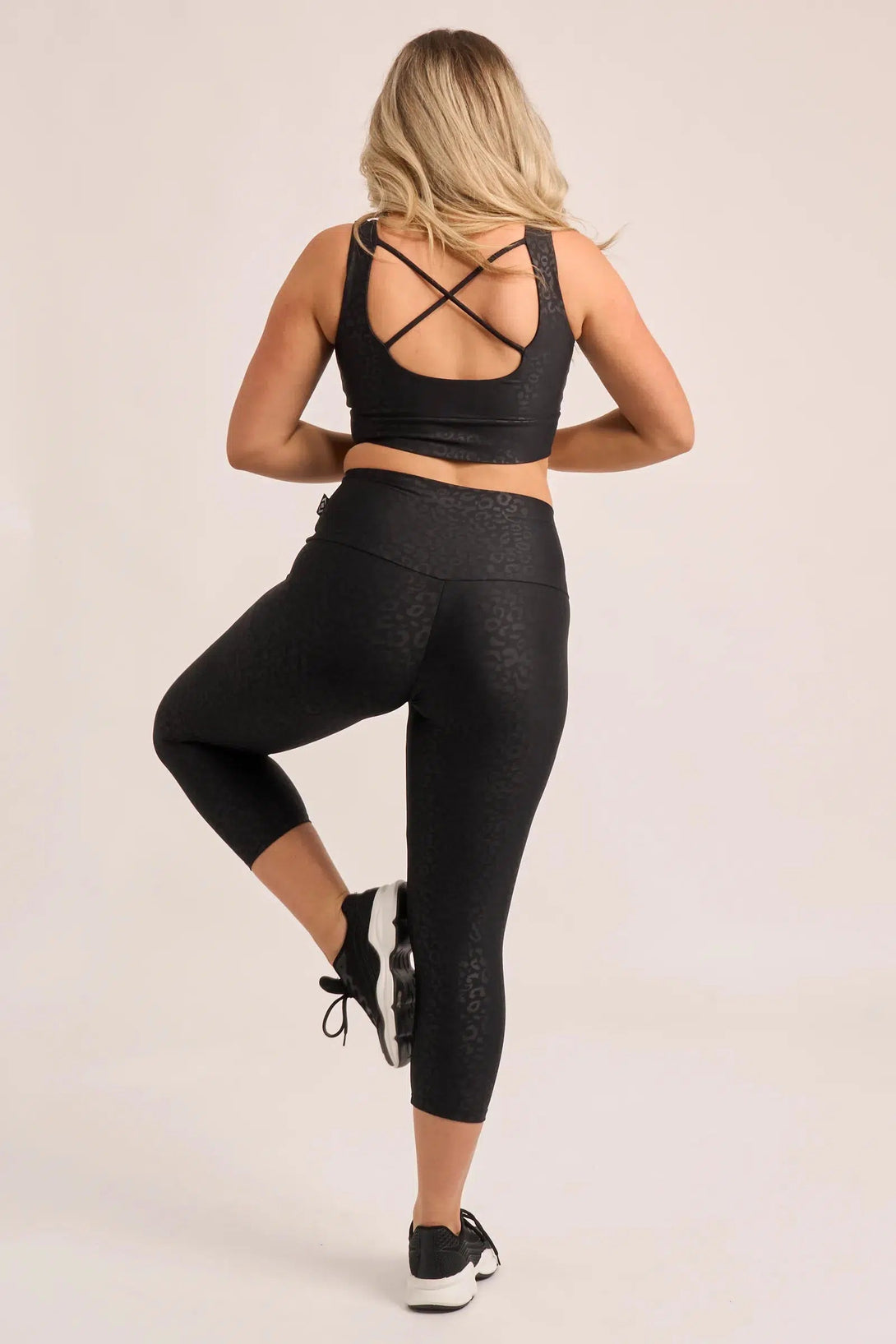 Performance High Waisted Capri Leggings - Black Exotic Touch Jag-Activewear-Exoticathletica