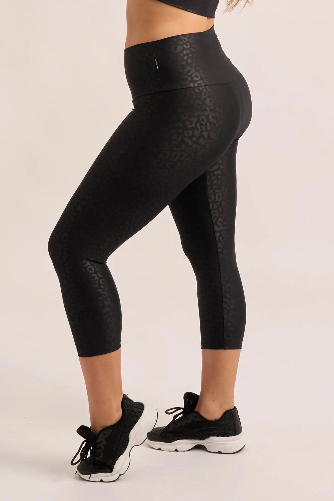 Performance High Waisted Capri Leggings - Black Exotic Touch Jag-Activewear-Exoticathletica