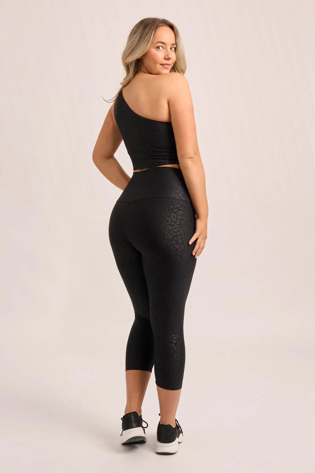 Performance One Shoulder Comfort Crop Top - Black Exotic Touch Jag-Activewear-Exoticathletica