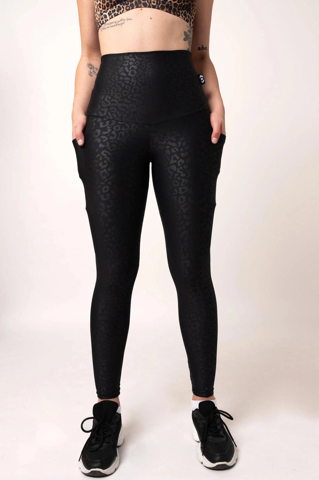 Performance Panel Pocket Extra High Waisted 7/8 Leggings - Black Exotic Touch Jag-Activewear-Exoticathletica