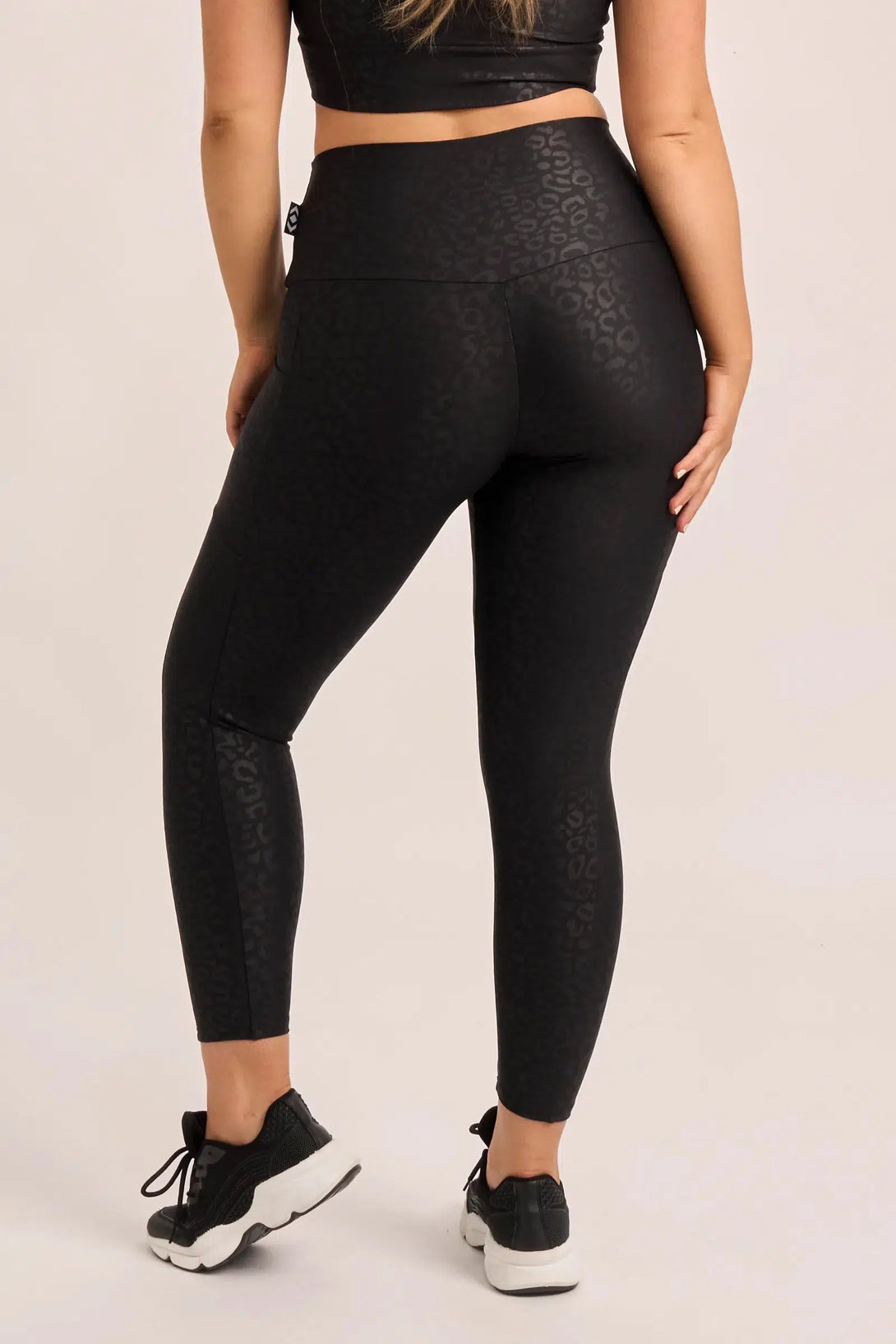 Performance Panel Pocket High Waisted 7/8 Leggings - Black Exotic Touch Jag-Activewear-Exoticathletica