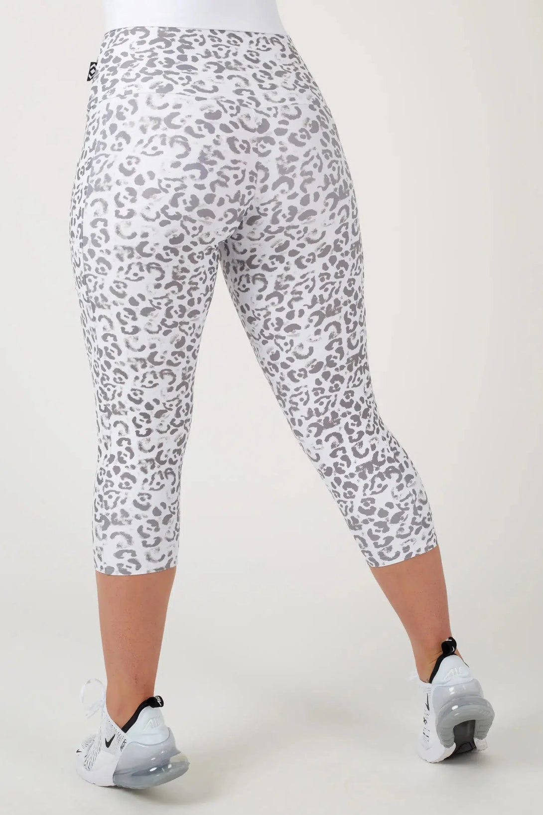 Performance Panel Pocket High Waisted Capri Leggings - Snow Jag-Activewear-Exoticathletica